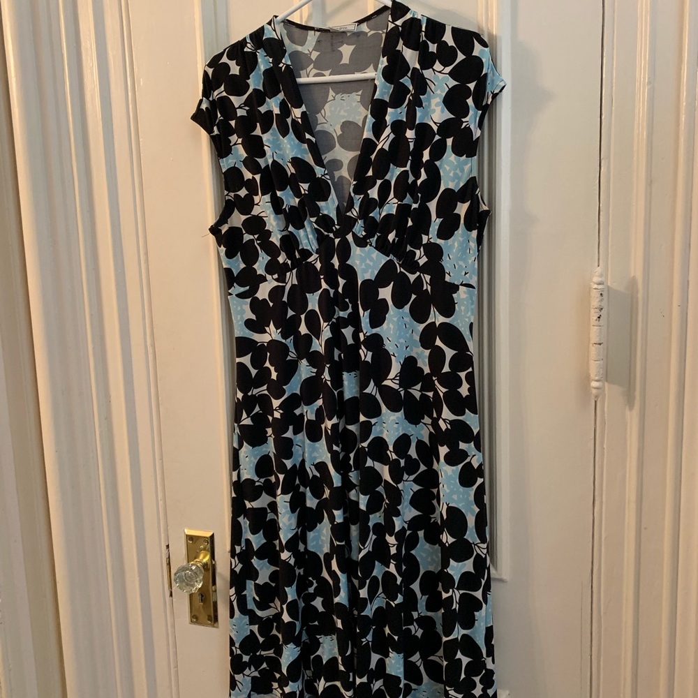V-neck floral cap sleeve dress